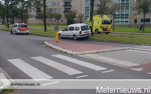 MEISJE VAN ZEBRAPAD GEREDEN IN ASSEN