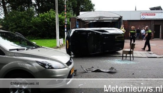 autos botsen in stadskanaal