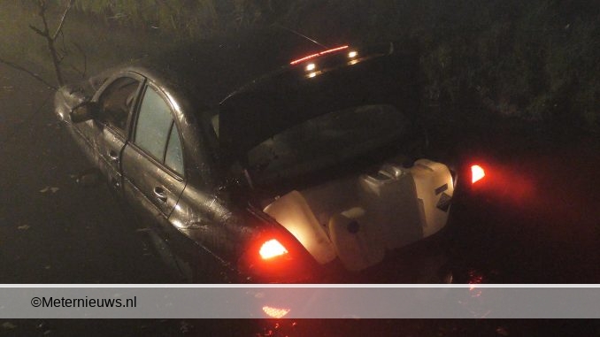 GESTOLEN AUTO DUIKT VOL DIESEL OP IN STEDUM