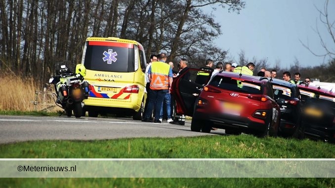 WIELRENNERS OMLOOP NW OVERIJSSEL GEWOND ONGEVAL WANNEPERVEEN