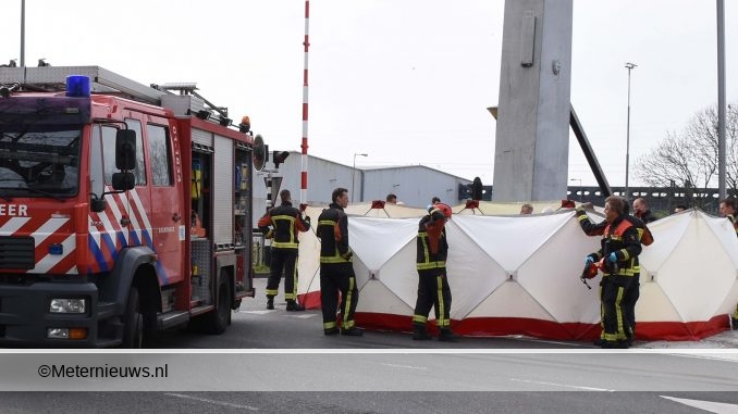 wielrenster zwaar gewond na botsing met vrachtwagen2