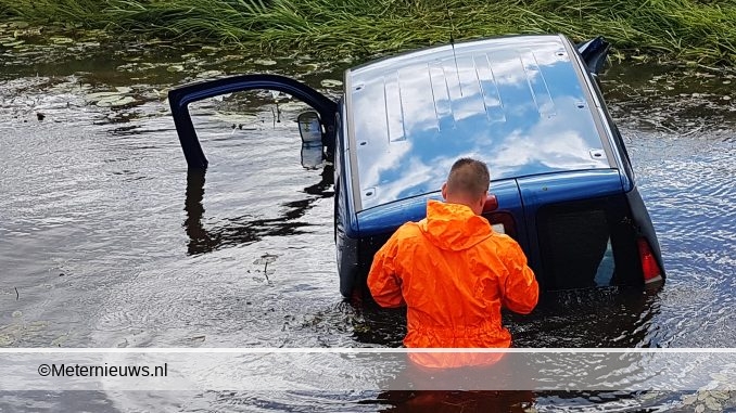 AUTO TE WATER A28 DE WIJK6