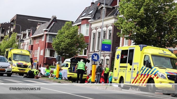 VAN ZEBRAPAD GEREDEN DOOR SCOOTER IN GRONINGEN GEWONDEN