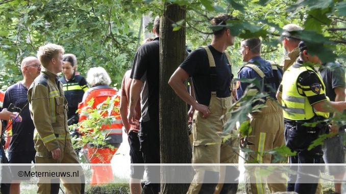 meisje uit water loomeer in schoonloo gehaald