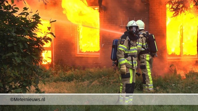 woningbrand in dedem svaart00