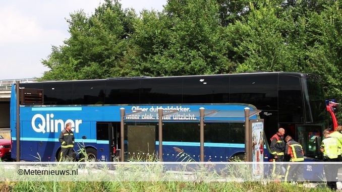 DRIE PASSAGIERS ONWEL IN QLINER GRONINGEN