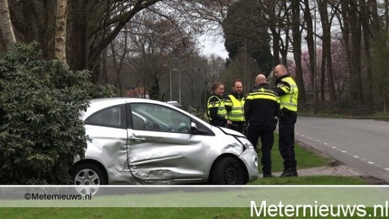 Automobiliste gewond na aanrijding in Zuidwolde.