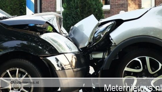 FRONTALE AANRIJDING IN STEENWIJK3