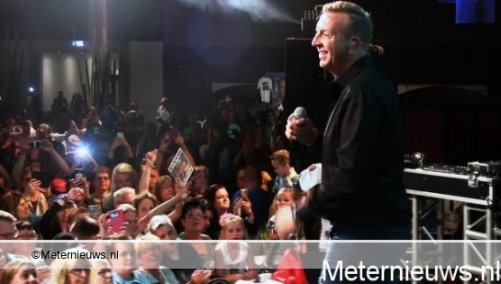 HONDERDEN OP FANCLUBDAG VAN JANNES IN ASSEN3