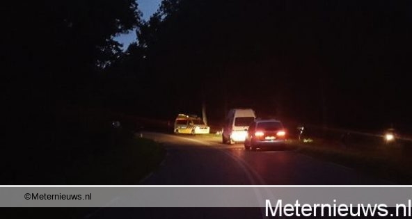 Motorrijder omgekomen na botsing met boom. Motorrijder omgekomen na botsing met boom.