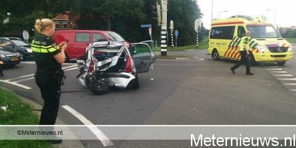 VROUW EN TWEE KINDEREN GEWOND NA BOTSING IN HARDENBERG