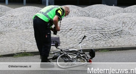 FIETSER ZWAAR GEWOND BOTSING MOTOR HOOGEZAND