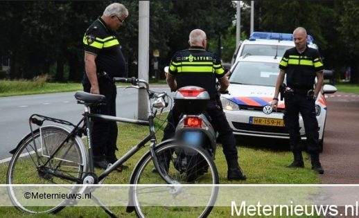 Scooterrijder gewond na botsing met fietser. Scooterrijder gewond na botsing met fietser.