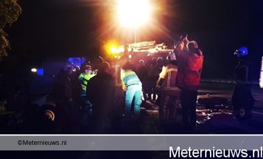 automobilist bekneld inauto op a28 bij Assen