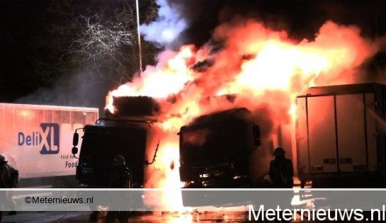 Vrachtwagens in brand in Rogat(Video) |