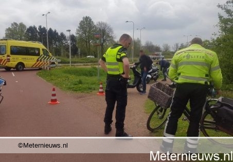 Fietser gewond na botsing met scooterrijder in Assen.