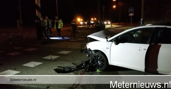 Gewonde en veel schade na aanrijding in Beilen. Gewonde en veel schade na aanrijding in Beilen.