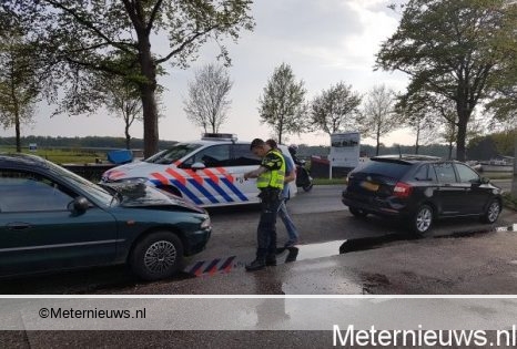 Kinderen komen er goed af na aanrijding in Nieuw Amsterdam. Kinderen komen er goed af na aanrijding in Nieuw Amsterdam.