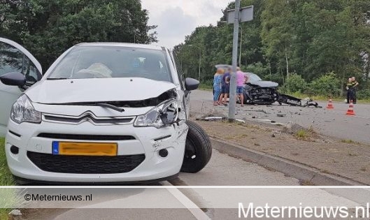 Veel schade na ongeval Emmen. Veel schade na ongeval Emmen.