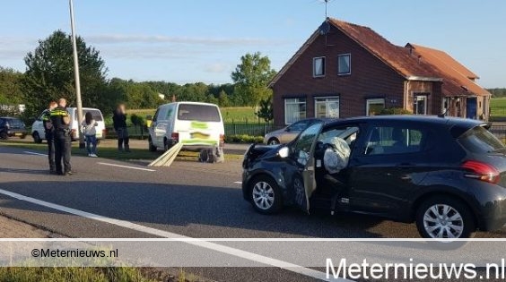 Gewonde na aanrijding op de N377 bij Balkbrug. Gewonde na aanrijding op de N377 bij Balkbrug.