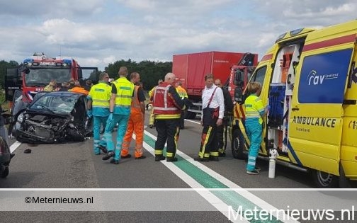 Frontale aanrijding op N48 tussen Balkbrug en Zuidwolde. Frontale aanrijding op N48 tussen Balkbrug en Zuidwolde.