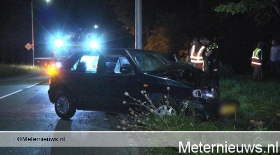 automobilist gewond na botsing met boom in Hoogeveen2