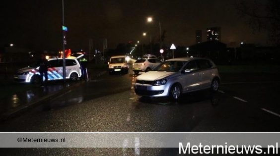 Verkeersregelaar gewond na aanrijding in Groningen. Verkeersregelaar gewond na aanrijding in Groningen.