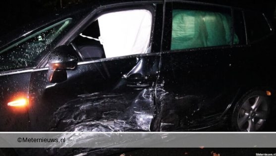 Veel schade na aanrijding in Norg. Veel schade na aanrijding in Norg.