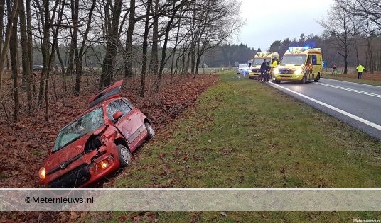 Auto botst met crossmotor N36 Diffelen |