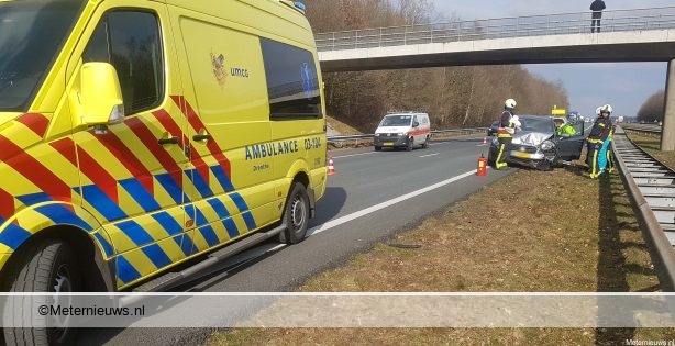 Twee gewonden na ongeval op A28 bij Hooghalen. Twee gewonden na ongeval op A28 bij Hooghalen.