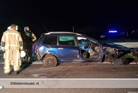 Ree veroorzaakt ongeval op A32 Steenwijk. Ree veroorzaakt ongeval op A32 Steenwijk.