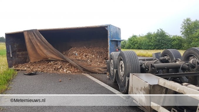 AANHANGER OP DE KANT OP DE a28 BIJ SPIER
