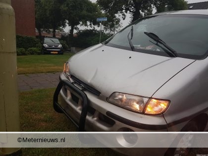 Gewonde na aanrijding in Nieuw Weerdinge. Gewonde na aanrijding in Nieuw Weerdinge.