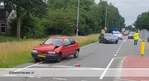 Licht gewonde na aanrijding in Assen. Licht gewonde na aanrijding in Assen.