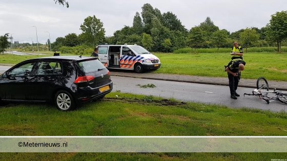 Burgerauto politie crasht na aanrijding in Groningen.