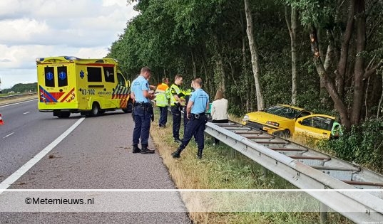 Twee licht gewonden na ongeval op de A28 bij Hooghalen.