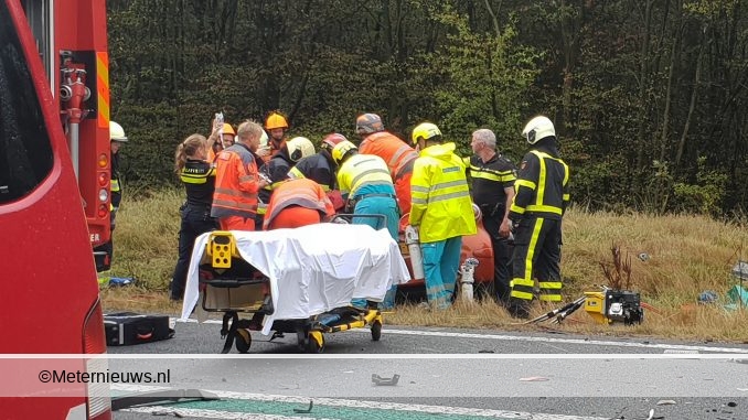 ernstig ongeval auto vrachtauto n381 Smilde Appelscha