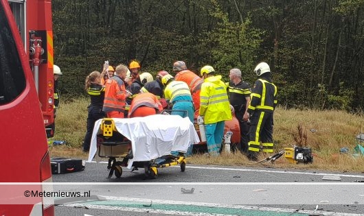 Ernstig ongeval tussen auto en vrachtwagen op N381 Smilde – Appelscha.