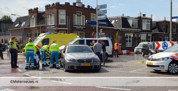 Scooterrijder gewond na aanrijding in Assen. Scooterrijder gewond na aanrijding in Assen.