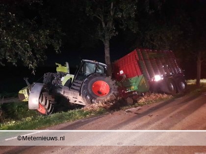 Ravage en gewonde in Meppel na botsing trekker met auto. Ravage en gewonde in Meppel na botsing trekker met auto.