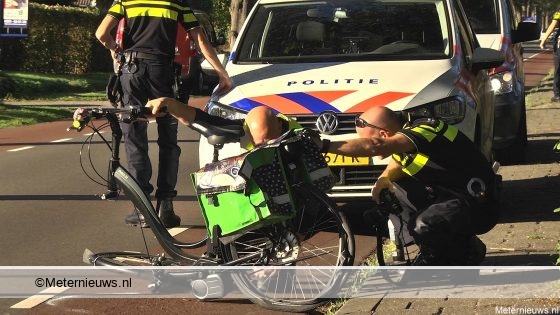 Ernstig ongeluk in Reuver met fietsster en auto.
