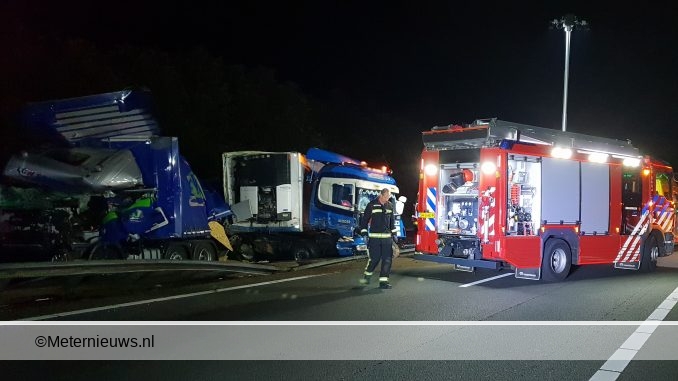 DRIE VRACHTWAGENS OPELKAAR A28 ASSEN
