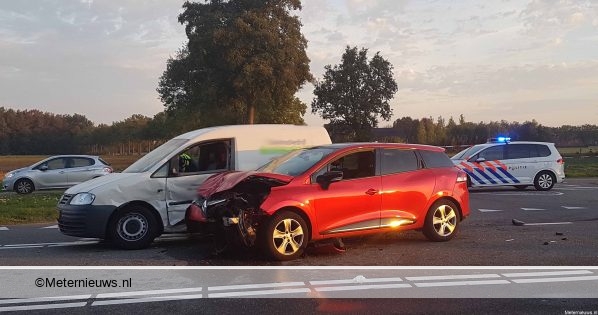 Vrouw en kind gewond na ongeval in Dalfsen. Vrouw en kind gewond na ongeval in Dalfsen.