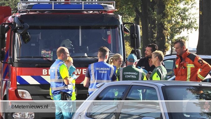 medewerkers naar ziekenhuis na onwelwording in bedrijf Hoogeveen
