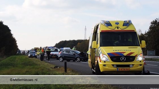 Zes licht gewonden na ongeval op de A37 bij Hoogeveen.