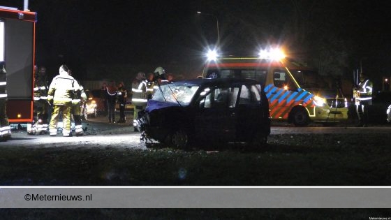 Twee gewonden na frontale aanrijding in Zwartsluis.