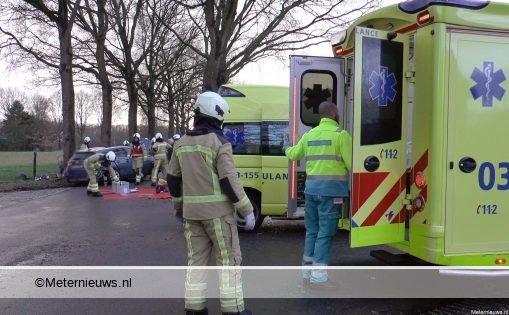 Drie gewonden bij botsing Lhee. Drie gewonden bij botsing Lhee.