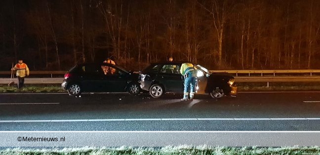 Drie gewonden na aanrijding tussen 3 auto’s op de A28 bij Hooghalen. Drie gewonden na aanrijding tussen 3 auto’s op de A28 bij Hooghalen.