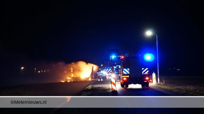 SCHAFTKEET IN DE BRAND IN DEDEMSVAART