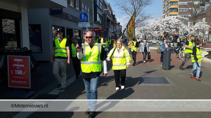 GELE HESJES DEMONSTRATIE IN HOOGEVEEN